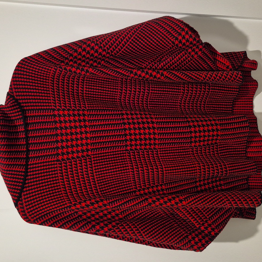 Red and Black Sweater Shrug L/XL - Picture 7 of 7